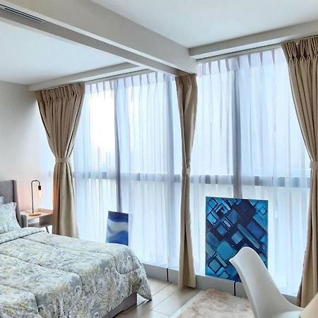 Cosy Executive 1 Bedroom Uptown Parksuites Ultra Fast Internet Manila Bagian luar foto