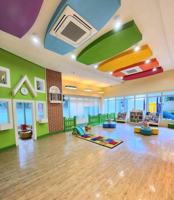 Cosy Executive 1 Bedroom Uptown Parksuites Ultra Fast Internet Manila Bagian luar foto