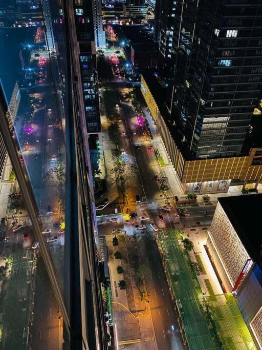 Cosy Executive 1 Bedroom Uptown Parksuites Ultra Fast Internet Manila Bagian luar foto