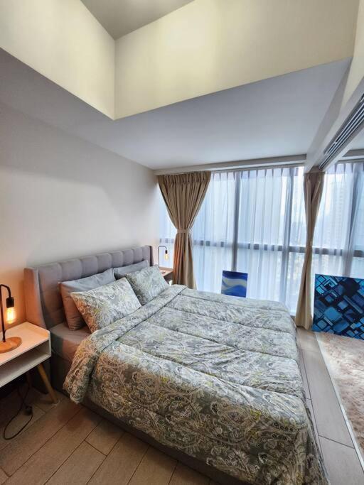 Cosy Executive 1 Bedroom Uptown Parksuites Ultra Fast Internet Manila Bagian luar foto