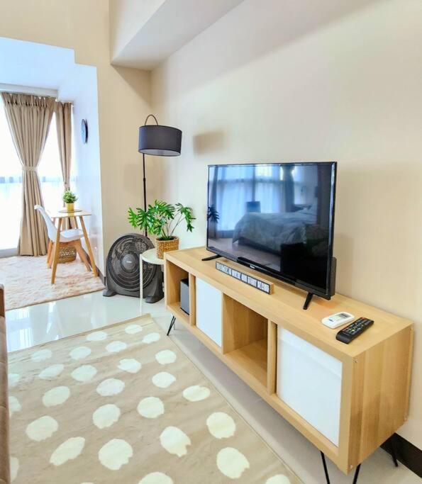 Cosy Executive 1 Bedroom Uptown Parksuites Ultra Fast Internet Manila Bagian luar foto