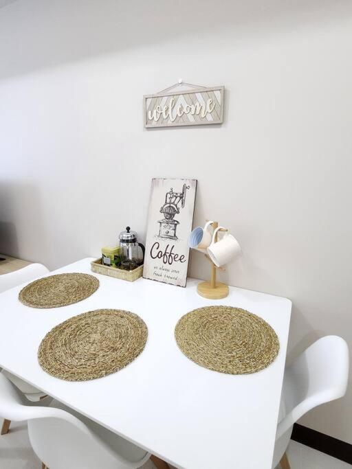Cosy Executive 1 Bedroom Uptown Parksuites Ultra Fast Internet Manila Bagian luar foto